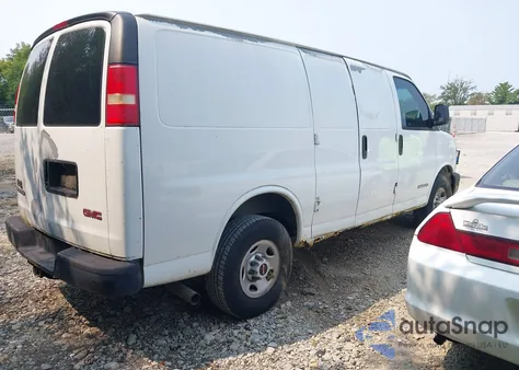 2003 GMC Savana Standard z USA, uszkodzony, nr VIN 1GTHG35U131229796